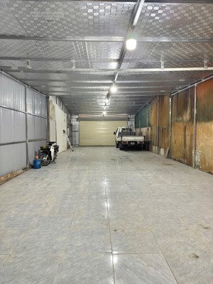 cho thuê mặt bằng kho xưởng phường lĩnh nam, 185m, riêng biệt, giá 16tr/th