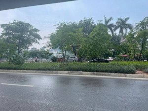 chính chủ tôi bán nhà tây hồ mặt phố ô tô tránh dt180m x 4 tầng có thương lượng