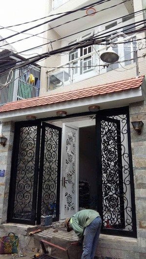 bán nhà phố 911/10/.. đường quang trung, f.14, quận gò vấp, tp.hcm. giá 7ty2, nhà bao gồm: 5 phòng