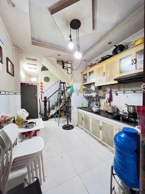 bán nhà quận 8 dương bá trạc ,hẻm xe hơi ,dt 46m2 .có dòng tiền 20tr/tháng .chủ bán gấp