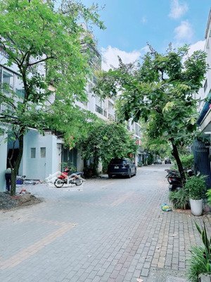 bán nhà phân lô ao sào 70m2, 4 tầng. 5m mặt tiền sổ đỏ chính chủ 19,8 tỷ