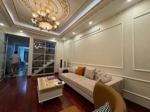 bán nhà riêng hồ tây 35m2, có thang máy, ô tô gần, full nội thất ở được ngay