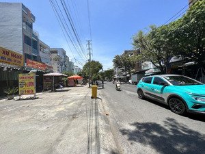 bán cặp đất đường lê thanh nghị phố ẩm thực sầm uất. dt 230m2 ( ngang 10) kẹp kiệt ô tô 5m