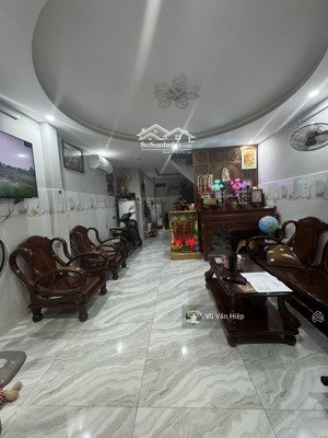 nhà mới hxh 2 lầu hẻm 231 bình tiên, 4.5x13 bán 6.4 tỷ thương lượng