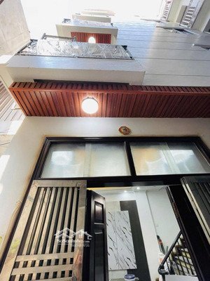 lô góc! 2 mặt thoáng vĩnh viễn, ngõ 3 gác nông thông, dt 33m2*5t, mt 4,4m, giá 6,85 tỷ