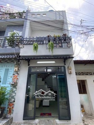 giá quá hời cho khách thiện chí chủ bán căn lạc long quân tân bình 30m2, sổ riêng