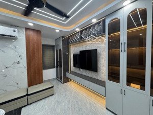 nhà bán - hà huy giáp - hẻm xe hơi - 5 tầng - giá 6.4 tỷ tl