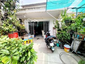 nhà 102m (6x17 vuông vức,shr) đường 822, p phú hữu ,tp thủ đức (5ty390)