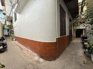 bán nhà ngõ 32 lạc long quân gần chợ bưởi . dt 60m. 5t . mt 6m . giá 11.9 tỷ tây hồ