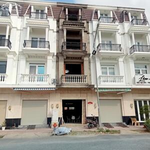 NHÀ 4 TẦNG ĐỐI DIỆN CHỢ CÁI VỒN VĨNH LONG.