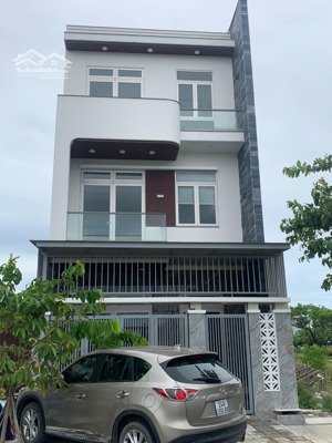 bán nhà đẹp khu đô thị fpt đà nẵng diện tích 108m2