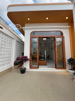 siêu rẻ - nhà full nội thất đoàn thị nghiệp, mỹ tho. dt: 5x19m, 2pn 2wc hướng tn, giá 1,49 tỷ tl