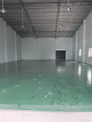 cho thuê nhà xưởnng mới xây dựng xong, dt xưởng 600m2, giá 30tr/tháng