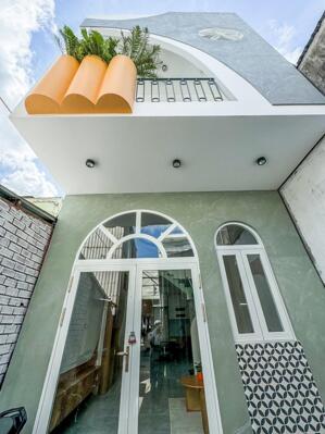 Nhà lầu xây mới Full nội thất - Hẻm 311 Nguyễn Văn Cừ