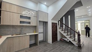 bán nhà hoàng hoa thám. ngay cạnh chung cư 671, gần chợ bưởi. 53m. 5t. 6mt. giá 12 tỷ ba đình