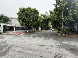 bán mảnh đất đường 3 ô tô tránh, 2 mặt thoáng 109m2 giáp vườn hoa ngọc thụy