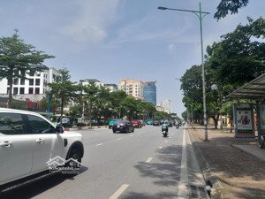 mặt phố nguyễn văn cừ, long biên, 60m*25 tỉ. bán đất tặng nhà.