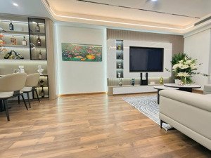 cần bán gấp 2 ngủ goldmark city-full nội thất