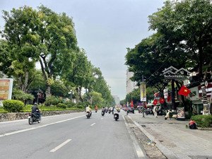 ba đình cc mini 19 căn hộ cao cấp dòng tiền 1,1 tỷ/ năm - thang máy - nở hậu - ngõ thông - full đồ