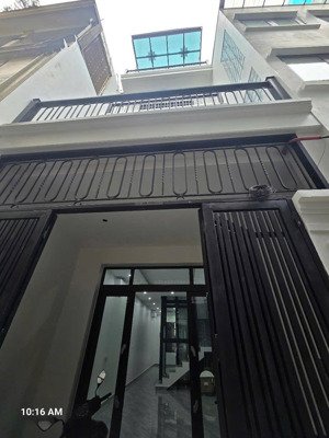bán nhà phố tứ liên tây hồ 64m có thang máy gần hồ tây sổ đỏ chính chủ