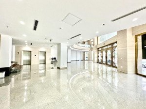 cho thuê liền 4 tầng mặt bằng kinh doanh tại tt cầu giấy - mặt tiền 35m - giá chỉ 450tr/tháng