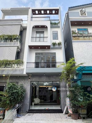 giảm 300tr bán nhà ngay ngã tư bình chuẩn gần chợ đông đô đường đt743 thuận an . nhà mới 100%