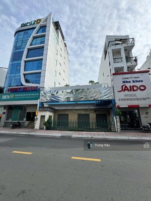 bán nhà siêu vị trí mt huỳnh văn bánh phú nhuận - dt 11x20m - cn 200m2 - 2 tầng - giá 55 tỷ