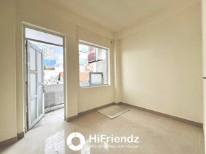 căn hộ dịch vụ 2 phòng ngủ 1 wc + 1 phòng khách - mới 100% ngay đường ngô quyền quận 5 - thang máy