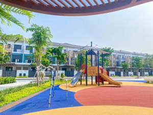 bán căn nhà phố 2 tầng rẻ nhất suncasa central giá chỉ 2,82 tỷ đã có sổ. ngay trung tâm vsip2 tphcm