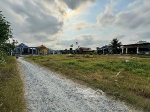 đất chính chủ giá ngộp cần sang, 5x20 (100m2),giá tốt 690tr, shr, dân cư đông, 1 sẹc đức hòa thượng