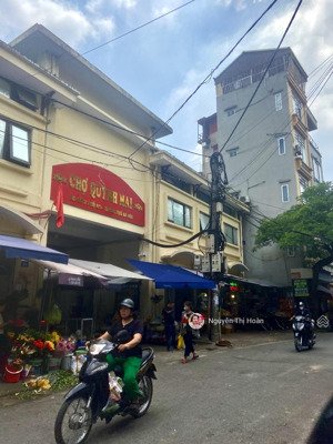 bán nhà mặt chợ quỳnh mai kinh doanh 18m2 - 2,15 tỷ