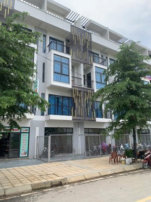 cho thuê văn phòng tại km8+500, đại lộ thăng long