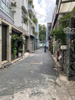 hẻm xe hơi đồng đen thông tứ phía - diện tích 4.5x18m - sẵn kết cấu hđt 20tr/tháng giá chỉ 10.9 tỷ.