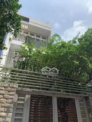 chủ bán gấp chuyển về phú mỹ hưng. sát đường nguyễn thị thập. dt 92m2, chỉ 10 tỷ