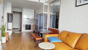 có chổ đậu ô tô. bota premier căn 2 phòng có đầy đủ nội thất gia đình. view thoáng gió mát.