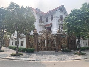 bán biệt thự vườn đào lạc long quân, lô góc mặt phố, 275m2 x 4t x mt 20m, vỉa hè, đối diện lotte