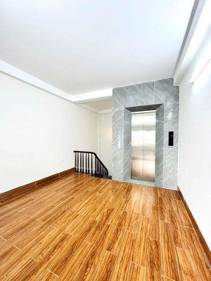 bán nhà ngõ 68 nguyễn văn linh, 40m2 x 6 tầng, mt 3.7m, thang máy, giá 8.7 tỷ - long biên