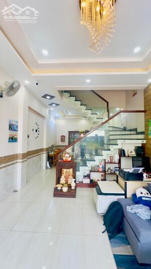 NHÀ LÔ GÓC 3 TẦNG – HẺM XE HƠI THÔNG – LINH TÂY- THỦ ĐỨC- 72M- 7.9T