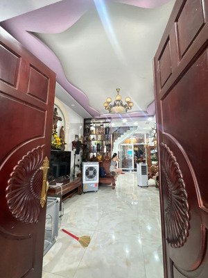 bán nhà nguyễn thái sơn - 4 tầng 67,2m2 - giá 7.2 tỷ thương lượng