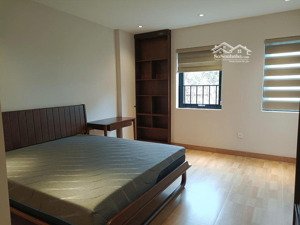 chính chủ cho thuê chung cư 1 phòng ngủ 52m2 full đồ đẹp gần mipec long biên giá 9 triệu:0916393862