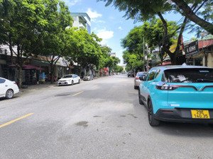 phố trạm-gia chủ cần bán lô đất đẹp hiếm đường 2.6m ô tô nhỏ đỗ cửa ngõ phố trạm - long biên :