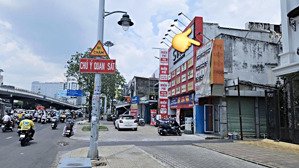 ngã tư hàng xanh - căn góc dài 18m - 2tầng - đã sửa mới - cho kinh doanh tự do