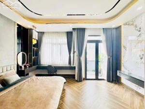 Bán nhà mặt tiền kinh doanh đường 3 tháng 2 phường 12 quận 10, DT: 4x16m, 3 lầu, giá 26 tỷ