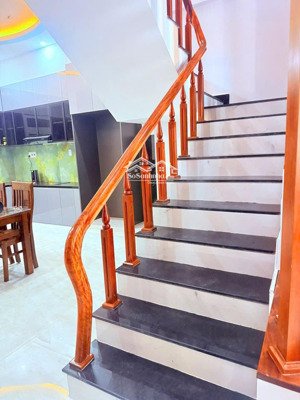 bán nhà 3 tầngmạc đăng doanh-hòa xuân,cẩm lệ, đà nẵng , gần sông