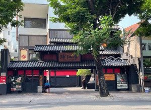 khuôn đất hiếm xây building - mặt tiền đường 3/2 đối diện hà đô centrosa quận 10