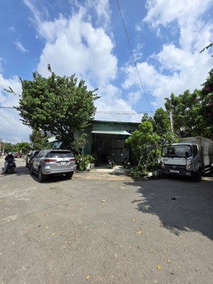 bán nhà ngay góc 2 mặt tiền 6x20m, kdc gần chợ phú phong, p. bình chuẩn, tp. thuận an