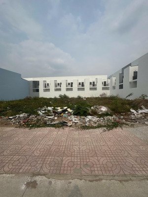 chính chủ bán cắt lỗ lô đất full thổ cư ở xã long khê,cần đước,long an,sổ hồng công chứng ngay