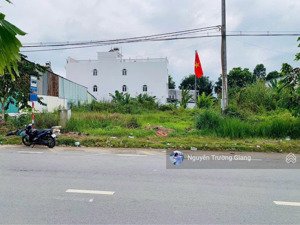 cần bán gấp đất 500tr mt đ. cao văn lầu, phường nhà mát, gần công viên biển bạc liêu, dt 120m2. shr