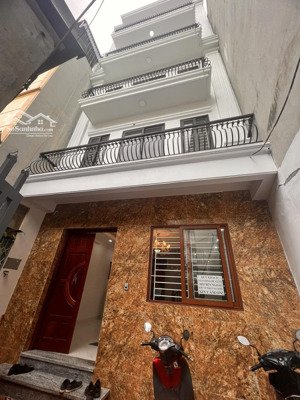 chỉ 8.3 tỷ có ngay nhà 5 tầng ngay hồ tây, gần ngõ ô tô, diện tích 38m mặt tiền 4m, nhà mới ở luôn