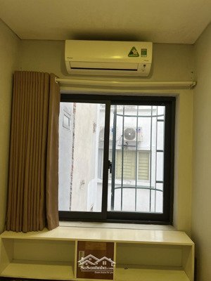 cho thuê 1 phòng khép kín tại phố huế - hàng bài, dt 20m2, giá thuê 4,5tr/tháng. ( siêu xinh xắn )